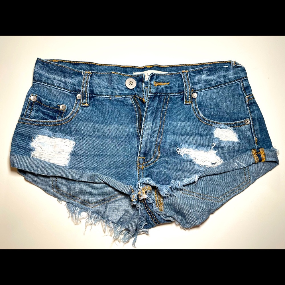 Bullhead Distressed Shorts